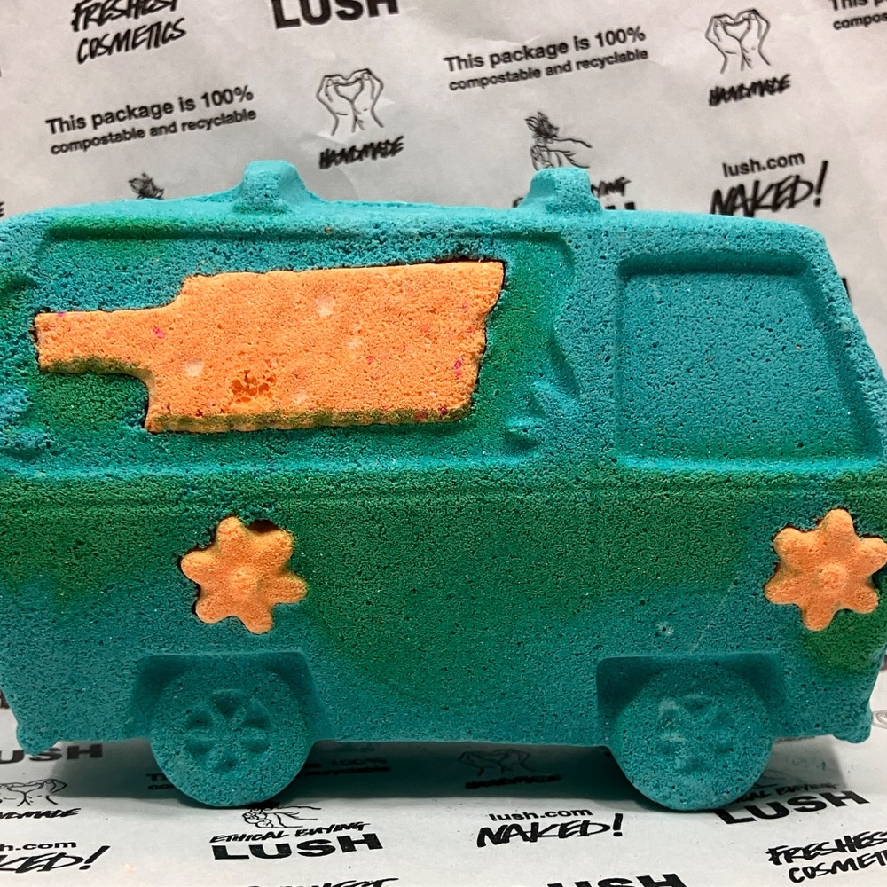 LUSH Scooby Doo Mystery Machine Bath Bomb - Picture 5 of 9